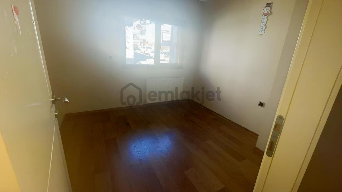 Gülyaka Mah. Açık Otoparklı 3+1 Daire - 15
