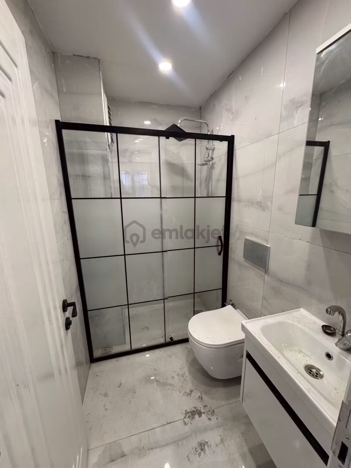 Mercan Emlak'tan Kiralık Sıfır Yüksek Giriş - 8
