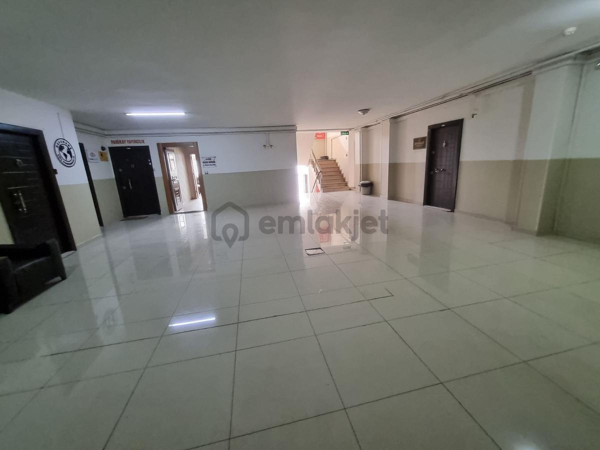 Bağcılar Meydanda 70m2 Kiralık Ofis Büro - 26