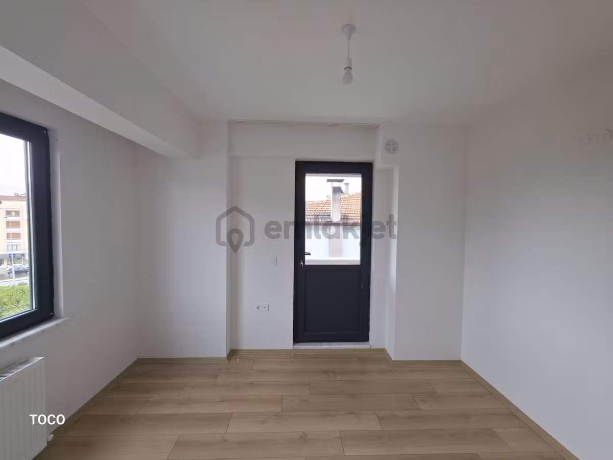 Burhaniye Merkezde Kiralık 1+1 Ferah Daire - 6