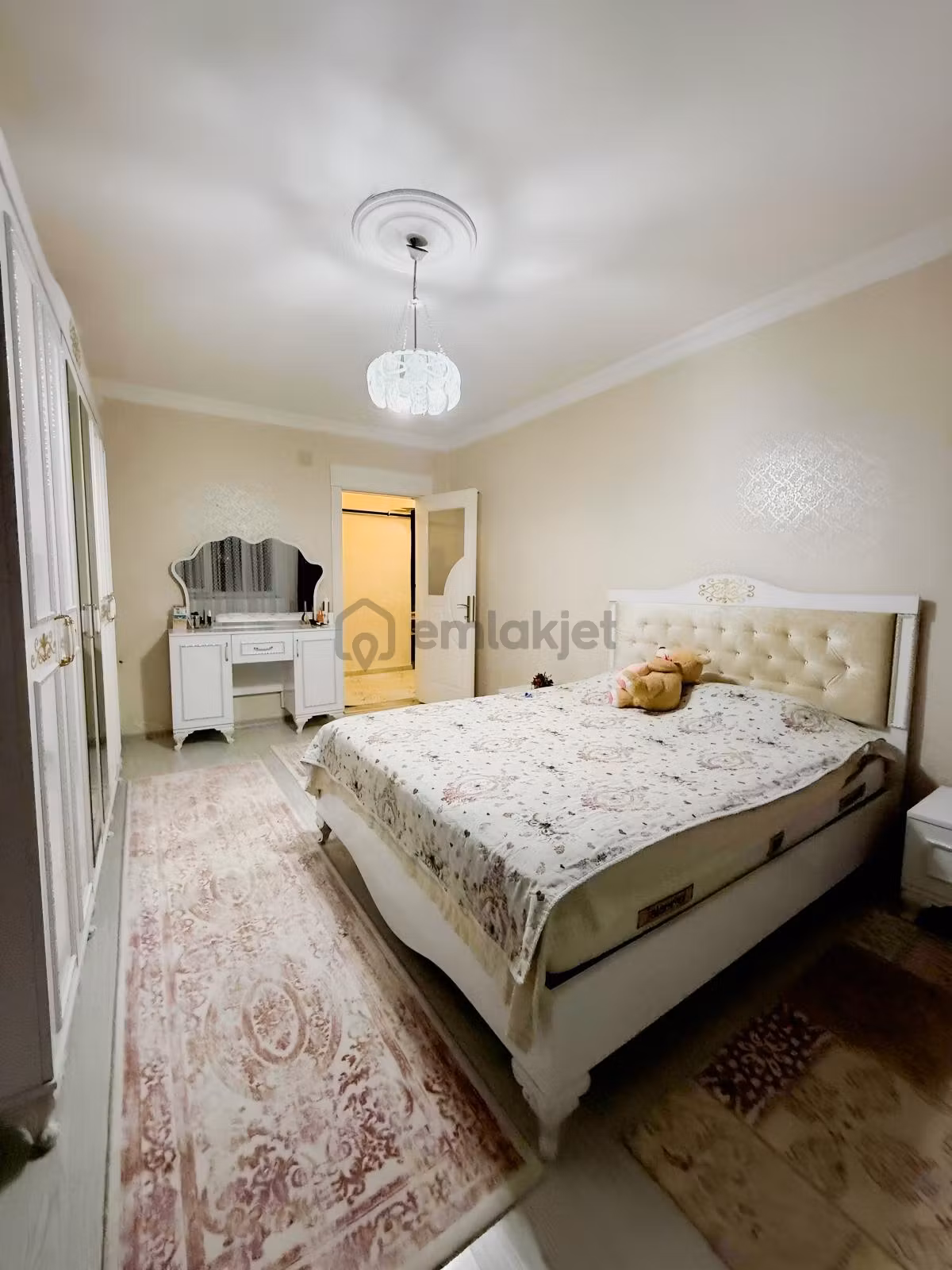 Deniz Mahallesinde 2+1 Geniş 150 M² Çift Balkonlu Daire - 9