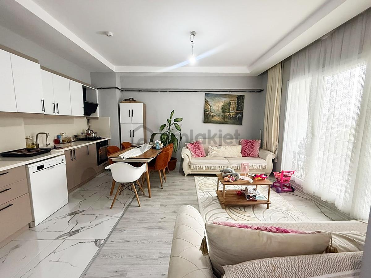 Metrobüse Marmara Park'a Komşu Site İçinde 2+1 Balkonlu Daire - 55