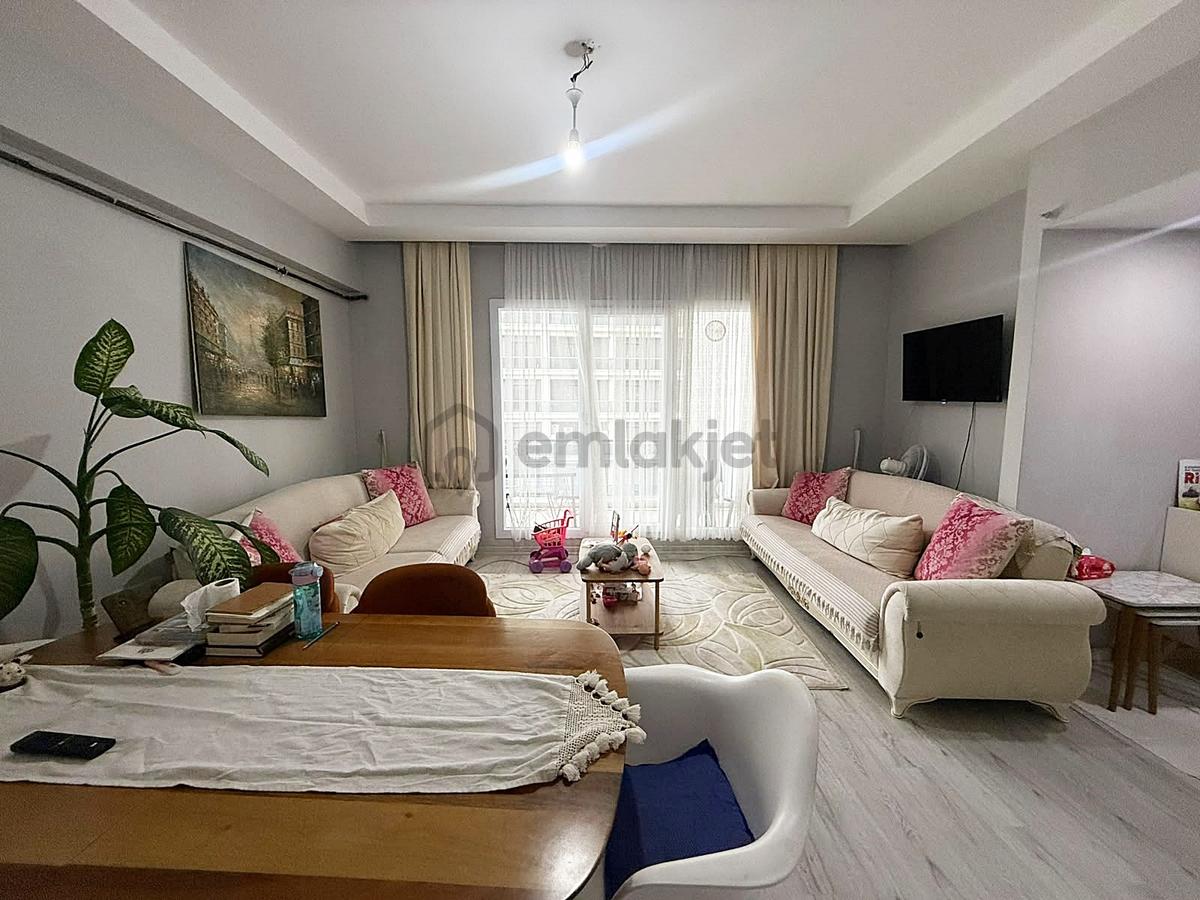 Metrobüse Marmara Park'a Komşu Site İçinde 2+1 Balkonlu Daire - 54
