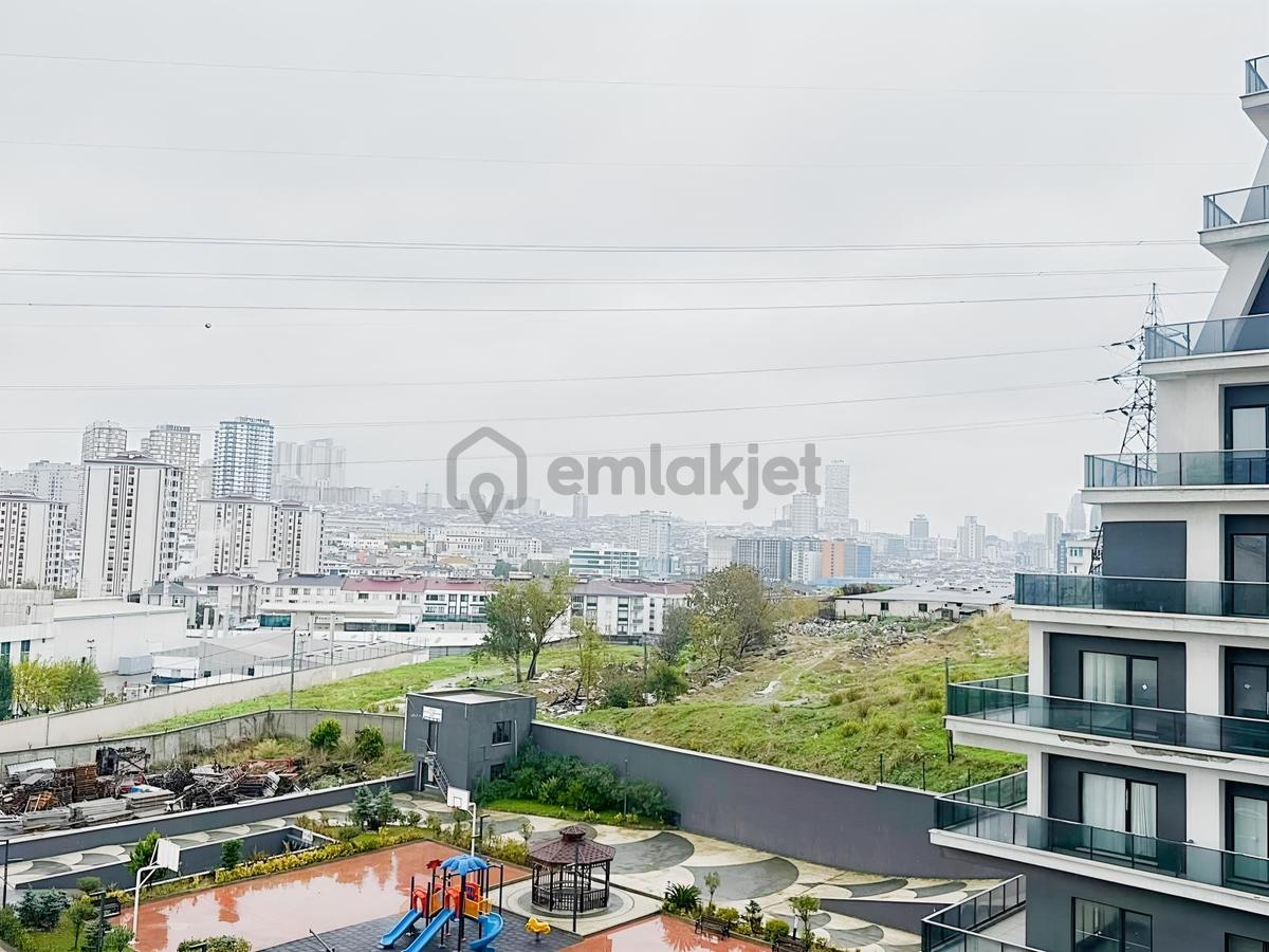 Metrobüse Marmara Park'a Komşu Site İçinde 2+1 Balkonlu Daire - 36