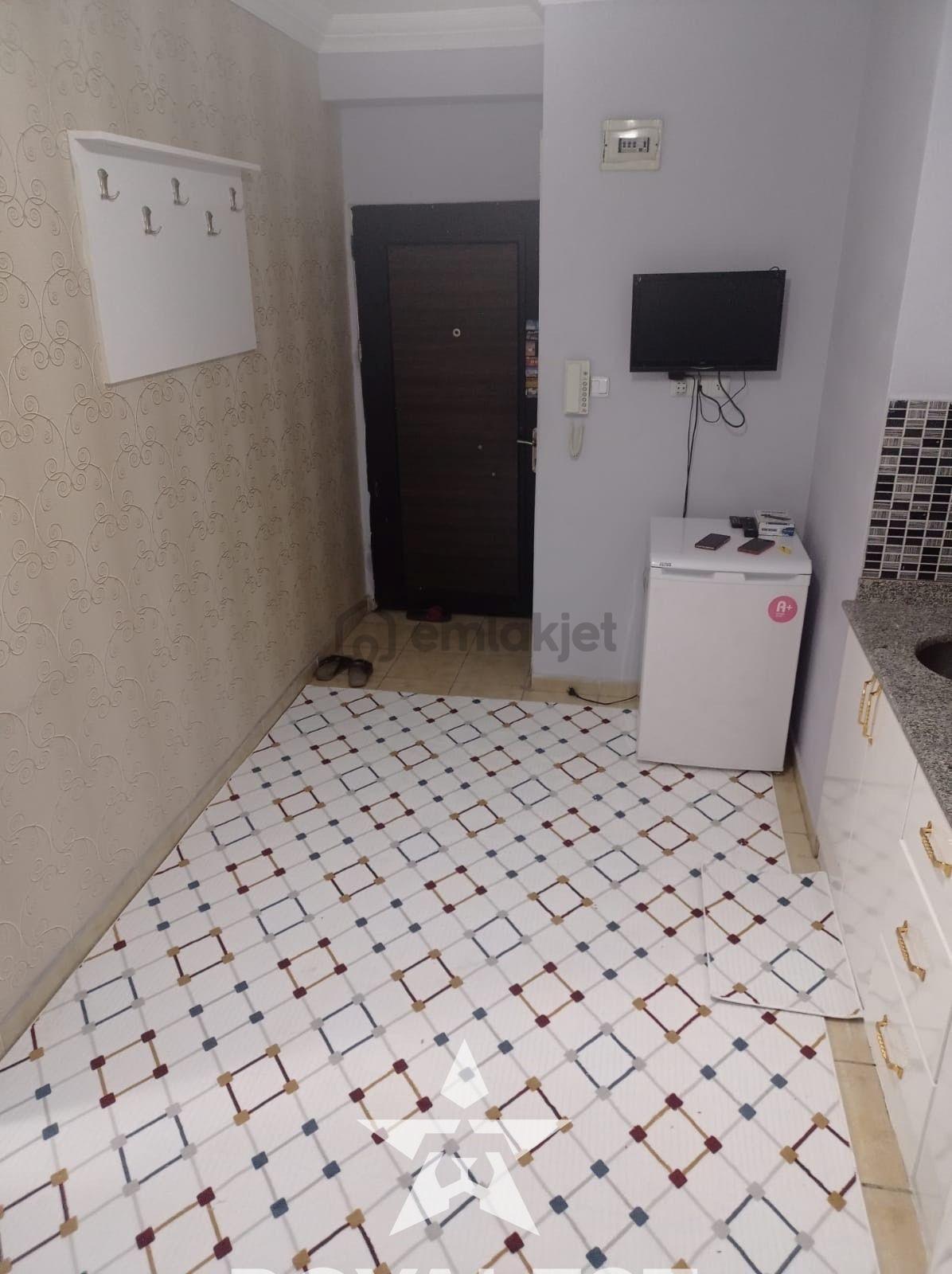 Royalest’ten Memur Bınasında Ara Kat Oldukça Bakımlı Eşyalı - 8