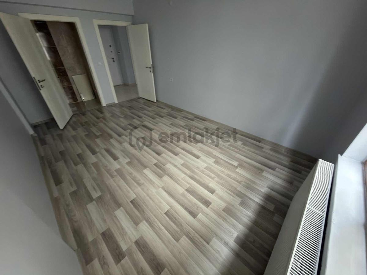Ümitova Caddesin'de Full Yapılı E.banyolu Asansörlü 3+1 - 6