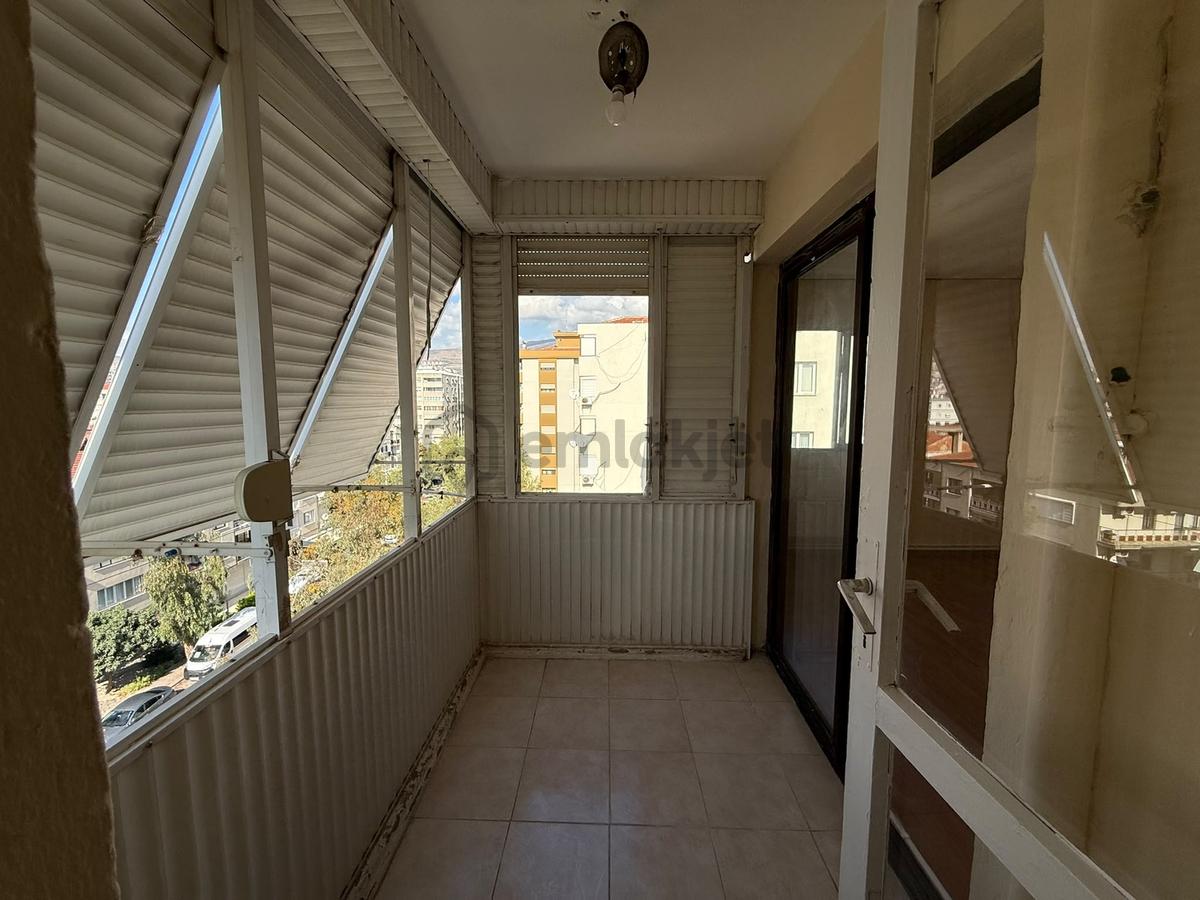 Bornovada Kiralık 3+1 Kiralık Daire - 23