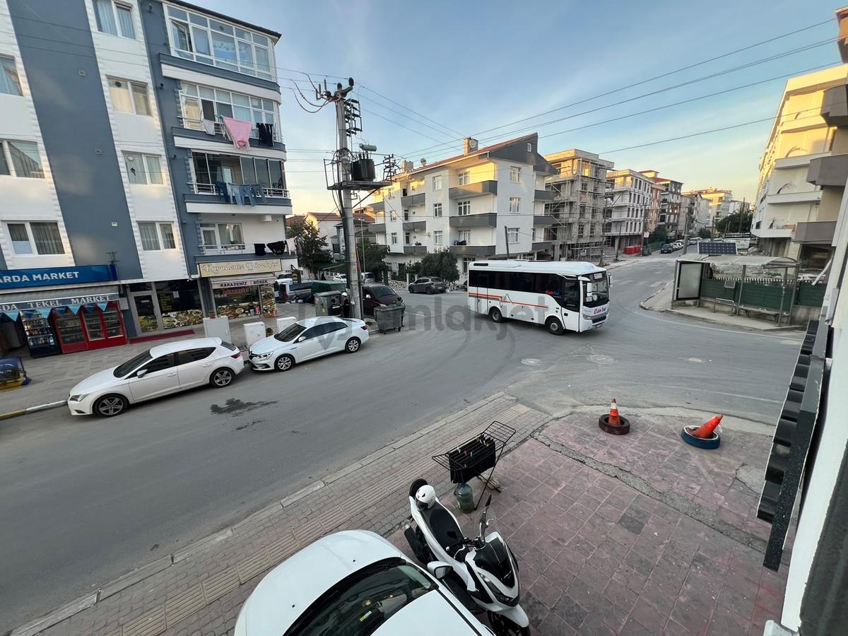 Bahçelievler Merkez Cadde Cephe Arakat Ön Cephe Kiralık Daire - 9