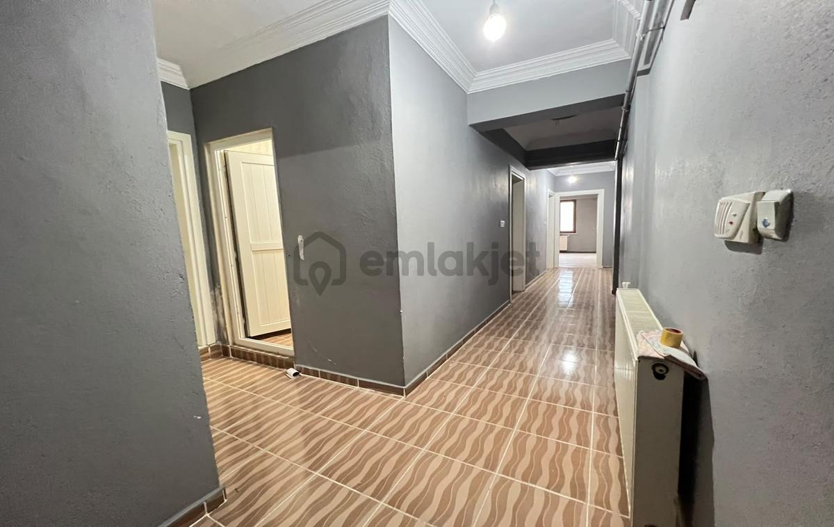Bahçelievler Merkez Cadde Cephe Arakat Ön Cephe Kiralık Daire - 6