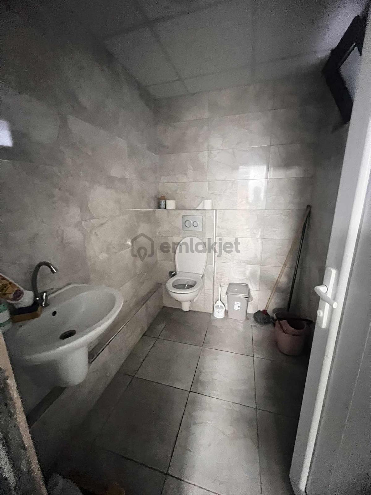 Köşebaşı Dükkan - 18