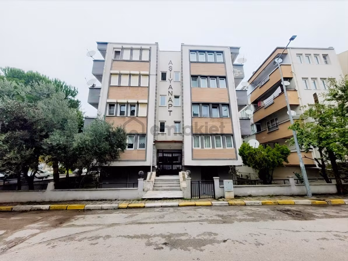 Bahçelievler'de Satılık 3+1 Ara Kat Fırsat Daire