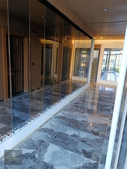 Çobanlıda Gülparkta Havuzlu Sitede Kiralık 1+1 - 4