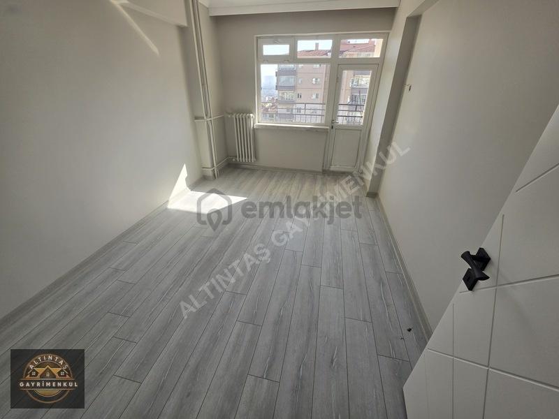 Suadiye'de Manzaralı, Yapılı 3+1 Kiralık Daire - 23