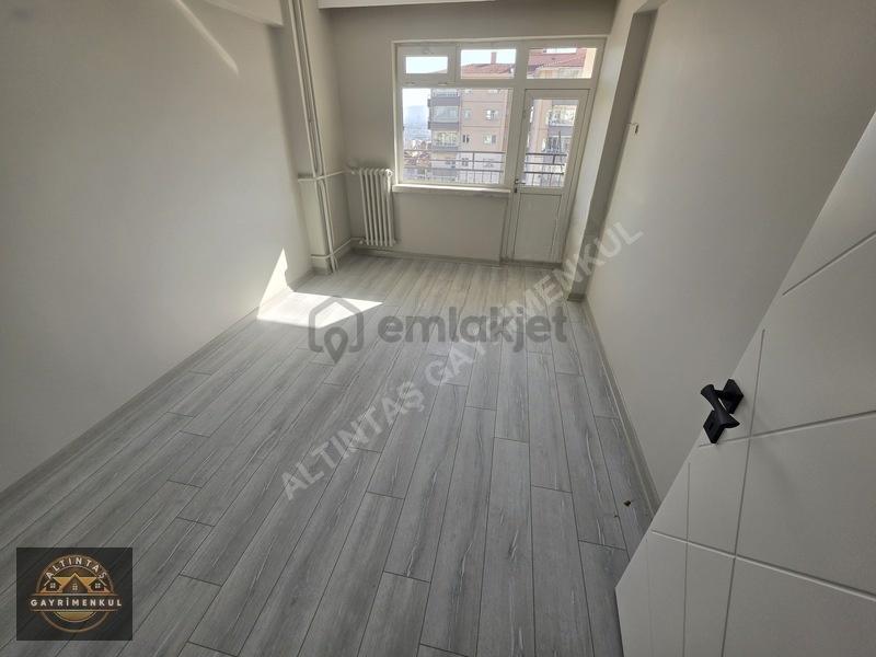 Suadiye'de Manzaralı, Yapılı 3+1 Kiralık Daire - 25