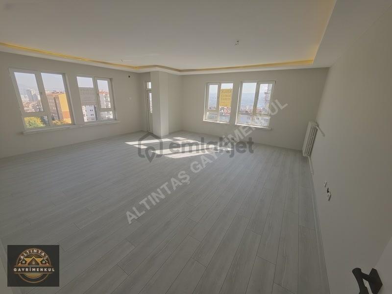 Suadiye'de Manzaralı, Yapılı 3+1 Kiralık Daire