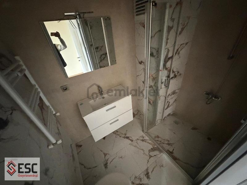 Esc'den 34.cadde Üzerinde B.mutfak 2.5+1 Kiralık Daire Esc2381 - 23