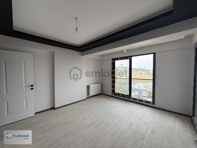 Kapalı Mutfak Oturuma Hazır Satılık 2+1 Daire - 16