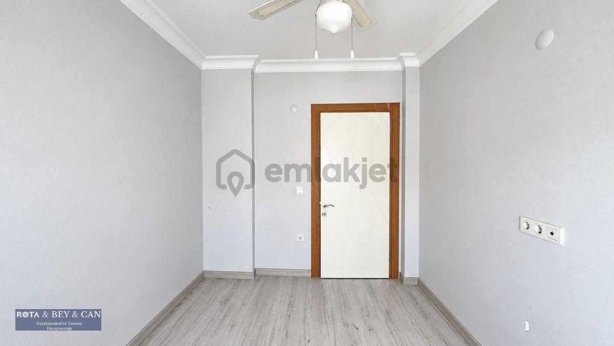 Rota'dan | Cadde Üzeri | Ferah Ve Geniş | 2+1 | Fırsat Daire ! - 14