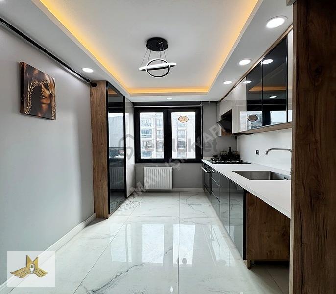 E5'e Yakın Butik Site İçerisinde Eşyalı, Dekorlu Sıfır Satılık ! - 22