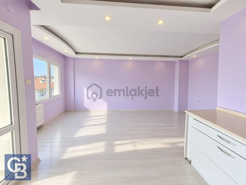 Kurtuluş Mahallesin'de Merkezi Konumda Satılık 4+1 Daire - 5