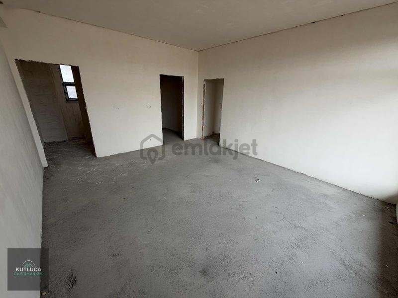 Taşpınar'da 1500 M2 Arsa Üzerinde Natamam 3 Banyolu Cadde Üzeri! - 20