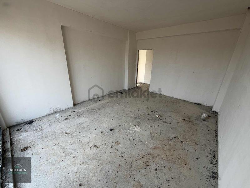 Taşpınar'da 1500 M2 Arsa Üzerinde Natamam 3 Banyolu Cadde Üzeri! - 12