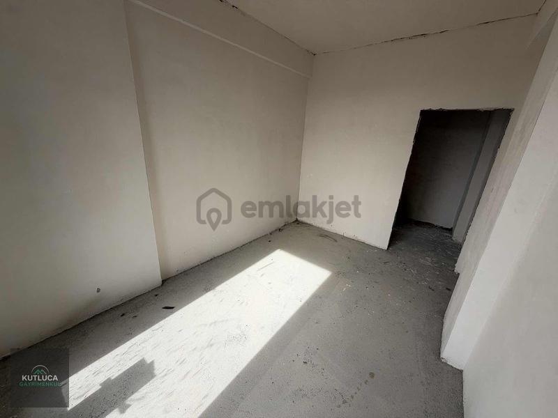 Taşpınar'da 1500 M2 Arsa Üzerinde Natamam 3 Banyolu Cadde Üzeri! - 34