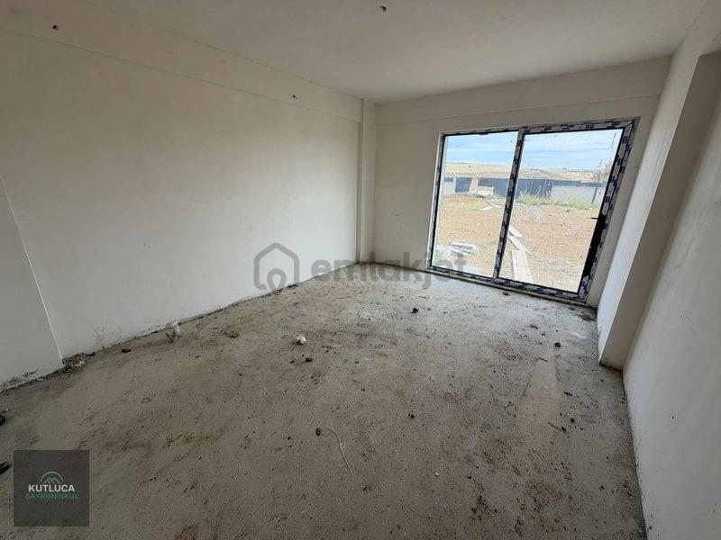 Taşpınar'da 1500 M2 Arsa Üzerinde Natamam 3 Banyolu Cadde Üzeri! - 10