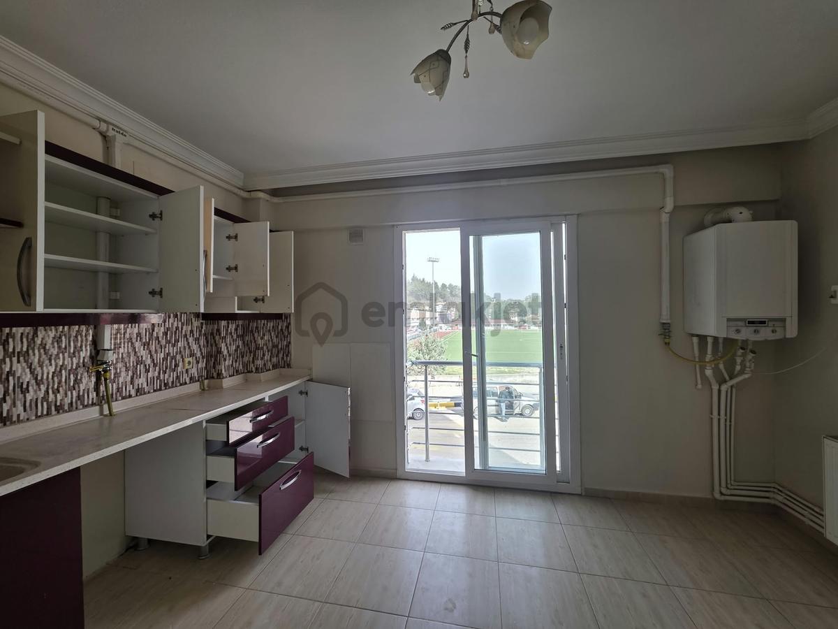 Oflaz Emlaktan Kiralık 3+1 Daire - 7