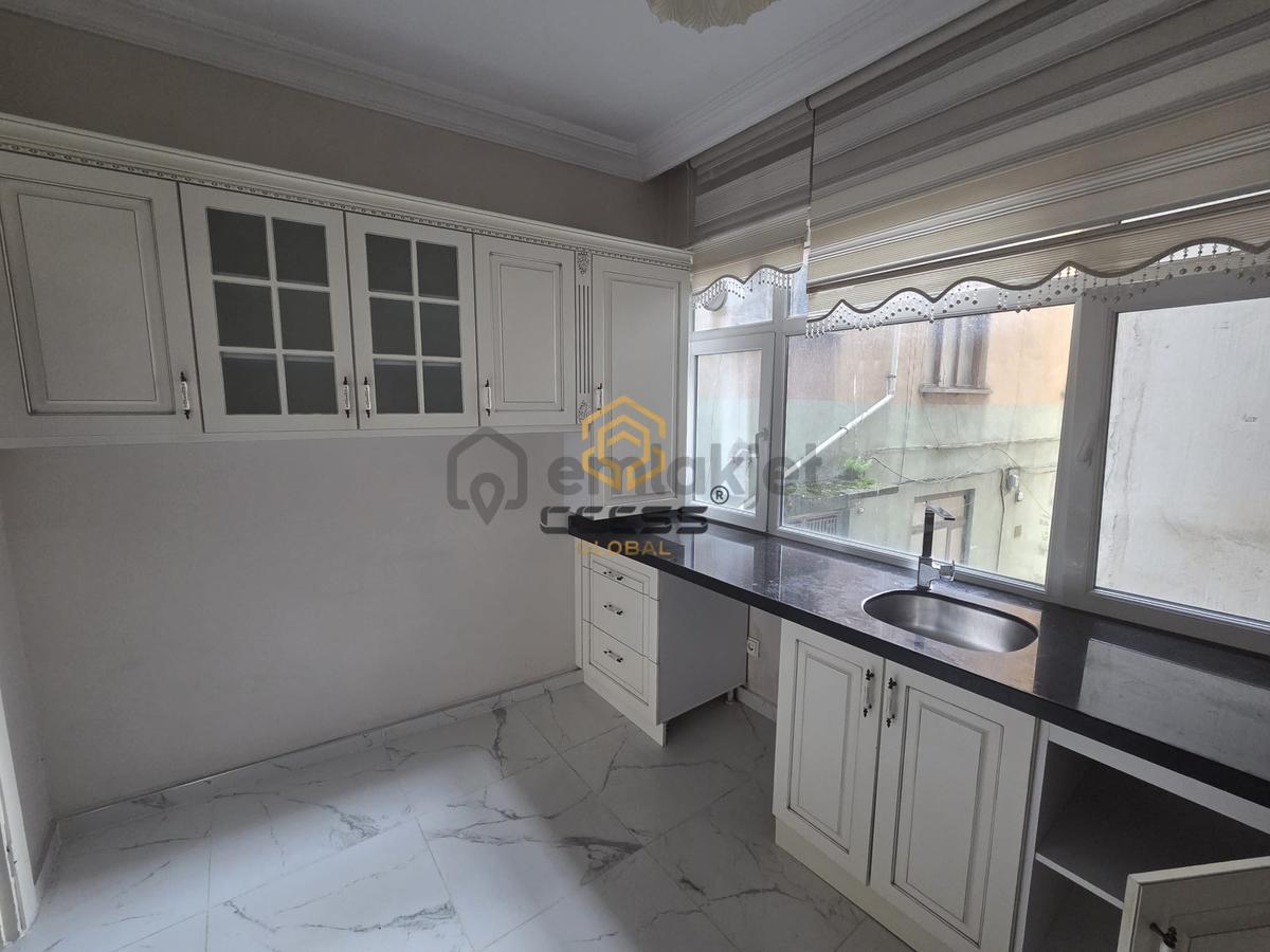 Yalı Mahallesinde Ana Cadde Üzerinde Kiralık 2+1 Daire - 2
