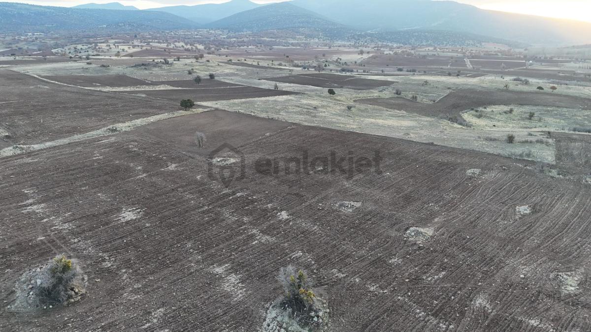 Akören Tülce'de Satılık 4954 M² Doğa Manzaralı Tarla - 2