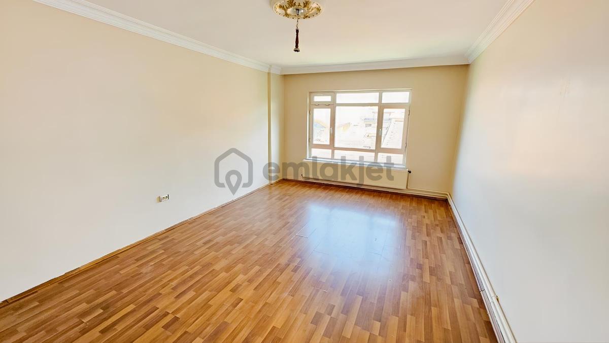 Abidinpaşada Bağımsız Salon Yüksek Giriş 3+1 Satılık Daire - 3