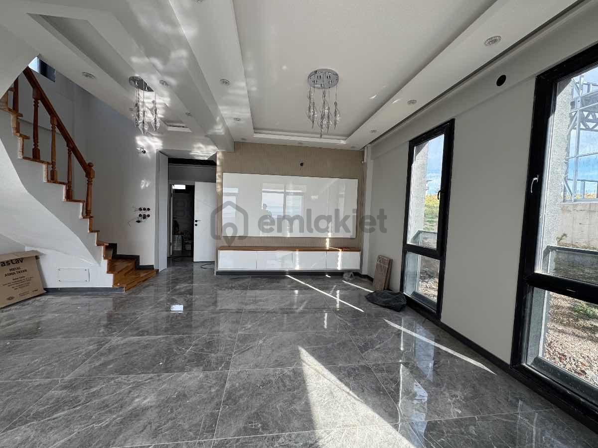 Karabiga'da Muhteşem Deniz Manzaralı Satılık Müstakil Villa - 10
