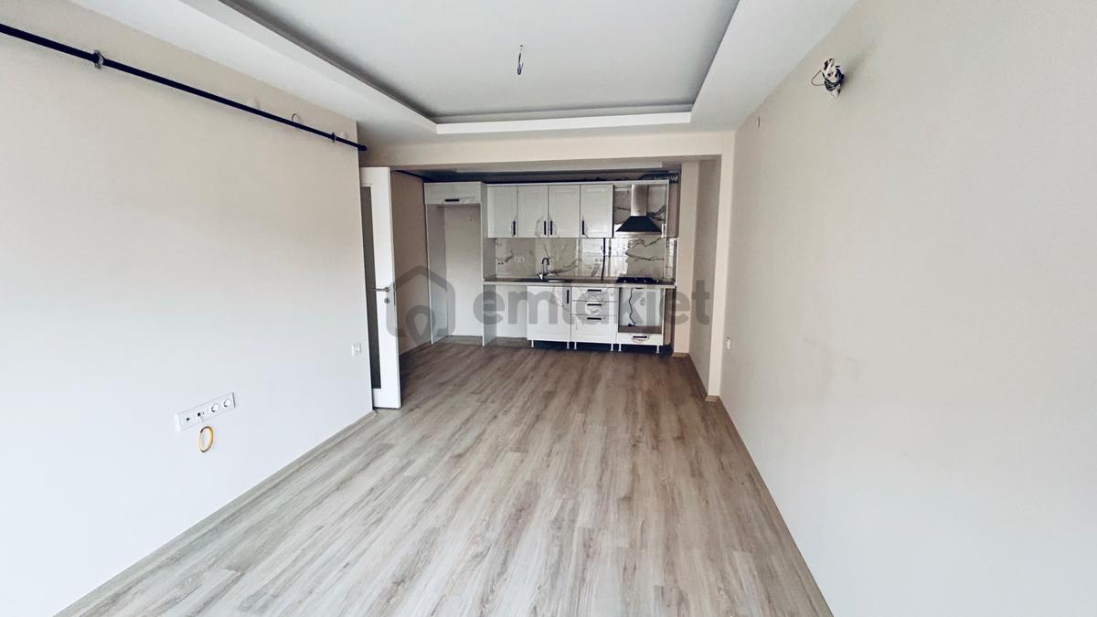 Bayraklı Mansuroğlu Mahallesinde Satılık 2+1 Daire