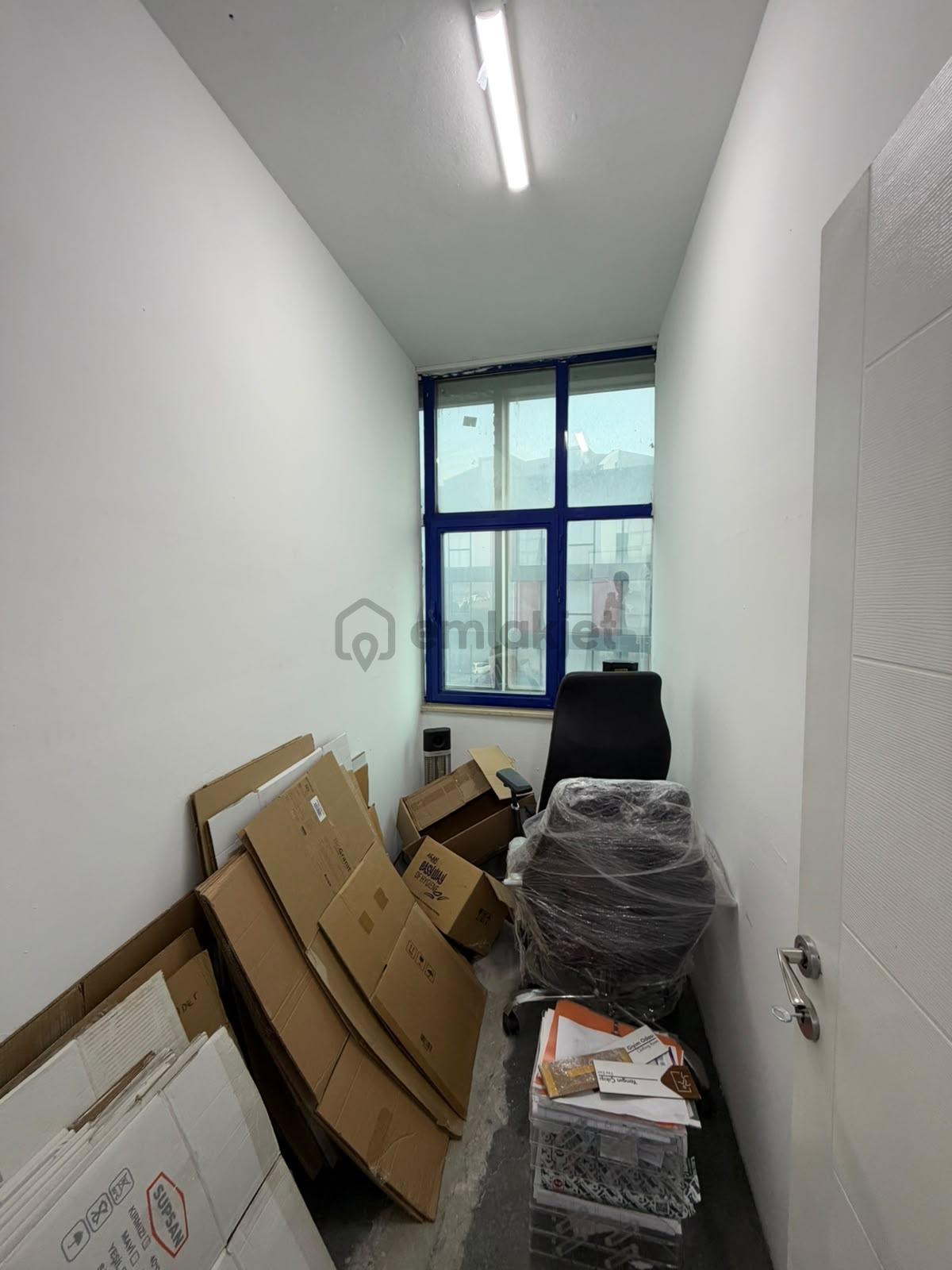 Sultanbeyli Merkezde 300 M² Asansörlü Kiralık İmalathane - 25