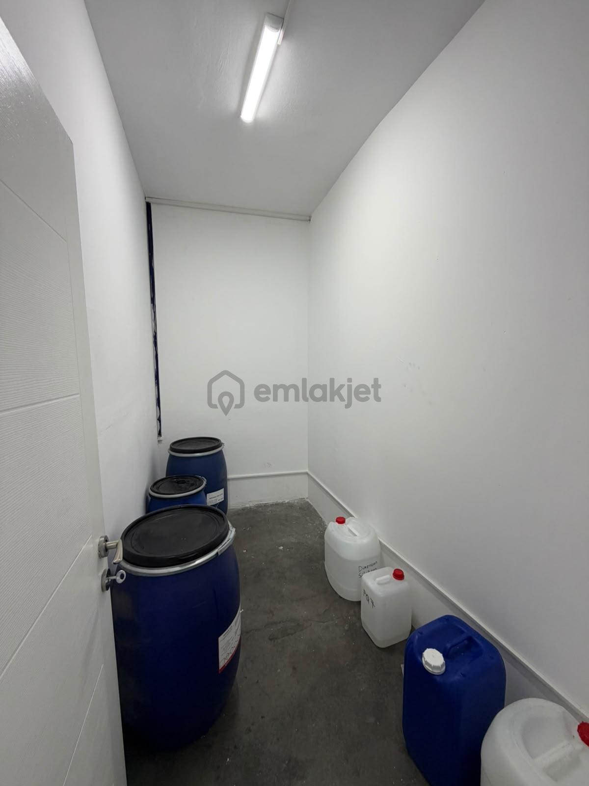 Sultanbeyli Merkezde 300 M² Asansörlü Kiralık İmalathane - 26