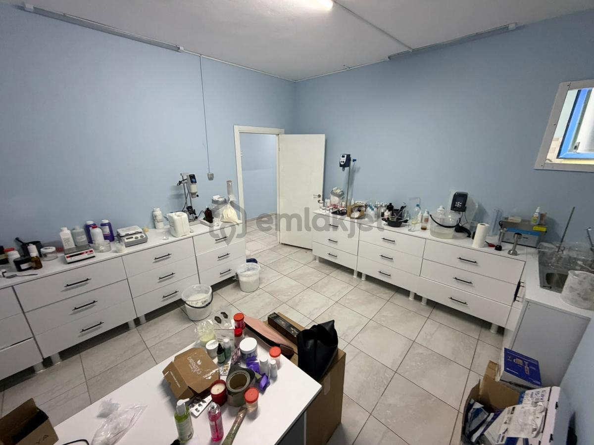 Sultanbeyli Merkezde 300 M² Asansörlü Kiralık İmalathane - 21
