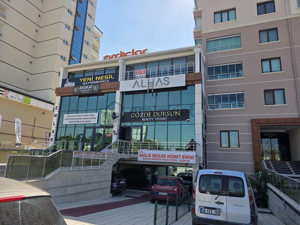 Biens'ten Bağlıca Merkezde Kiralık Ofis - 12