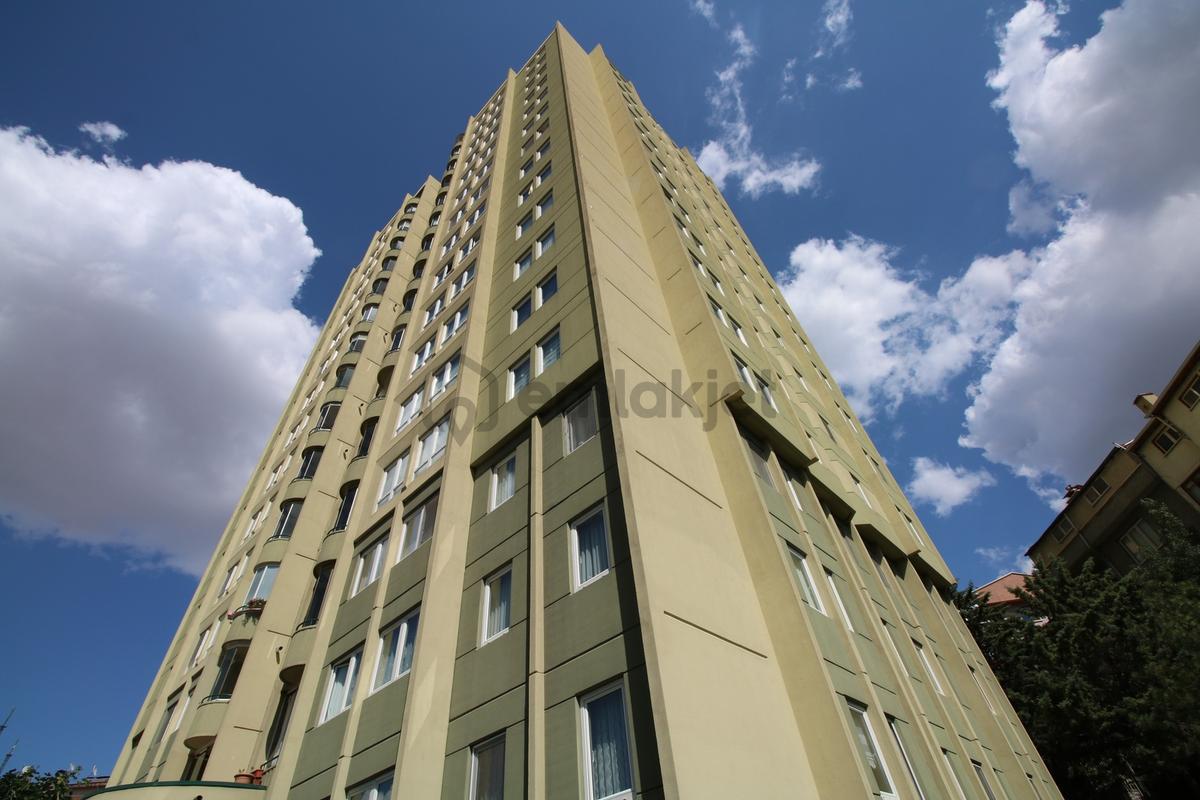 Demetkent Sitesinde Ara Kat Tam Yapılı Satıklık Daire - 7