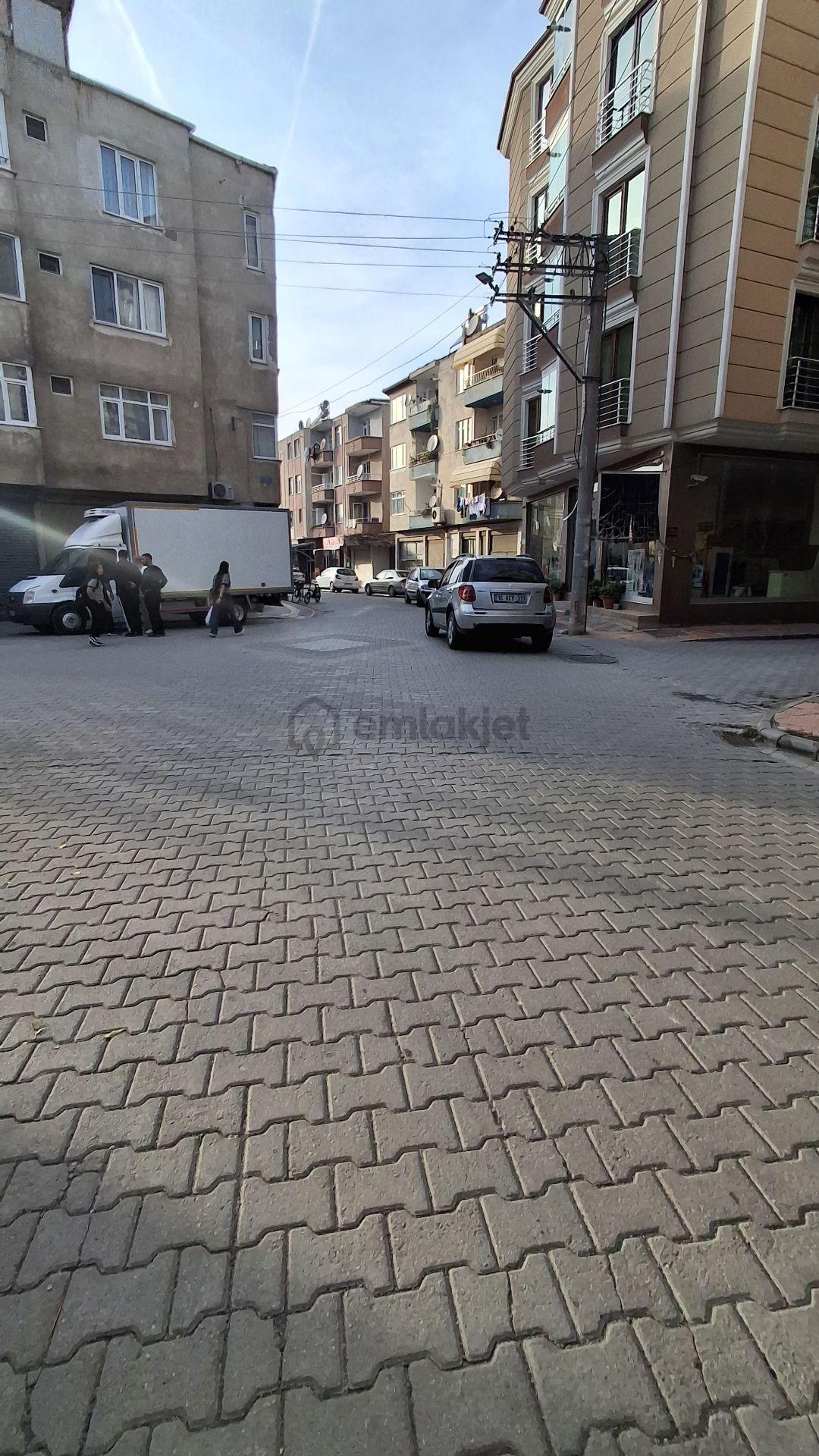 Bafra Çilhane Mahallesi'nde Satılık 81 M² Köşe Dükkan - 4