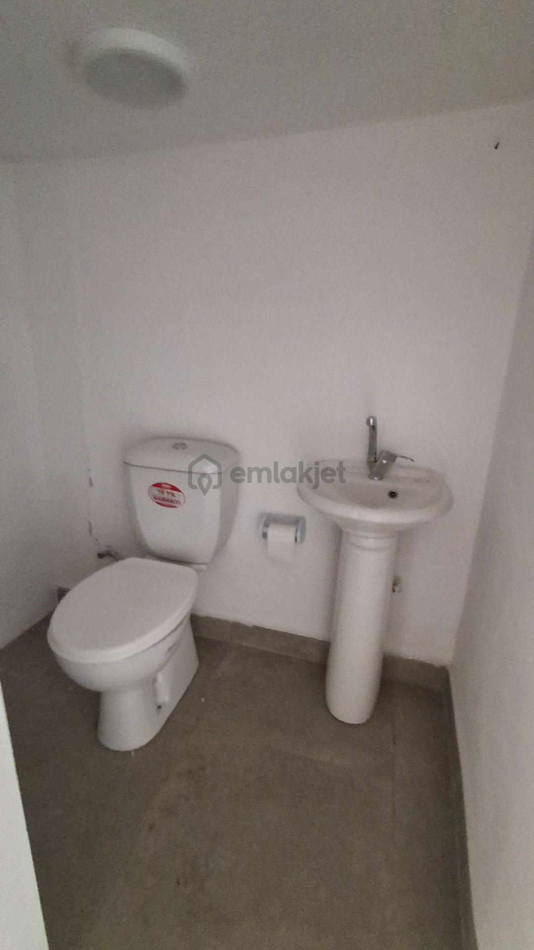 Bafra Çilhane Mahallesi'nde Satılık 81 M² Köşe Dükkan - 3