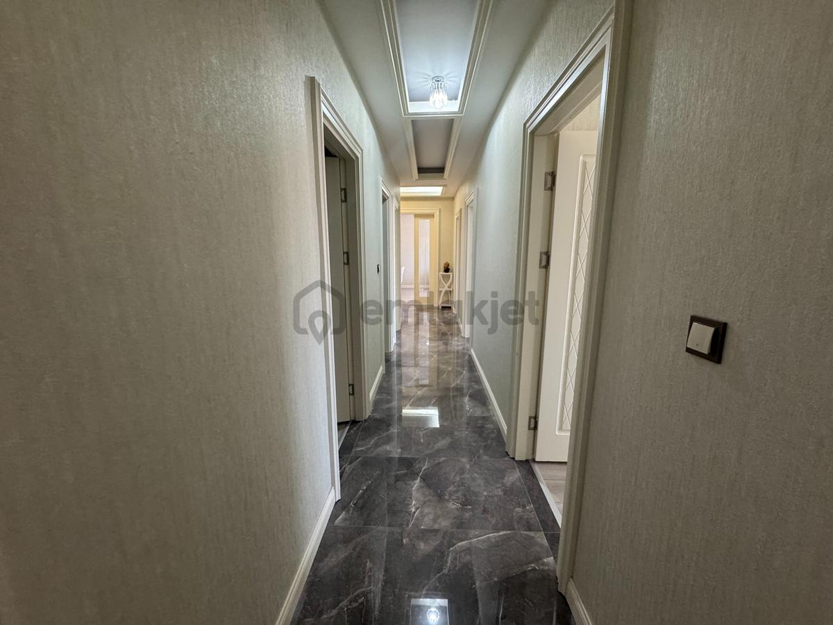 4+1 2 Bloklu Site İçerisinde 7/24 Güvenlikli Kiralık - 31