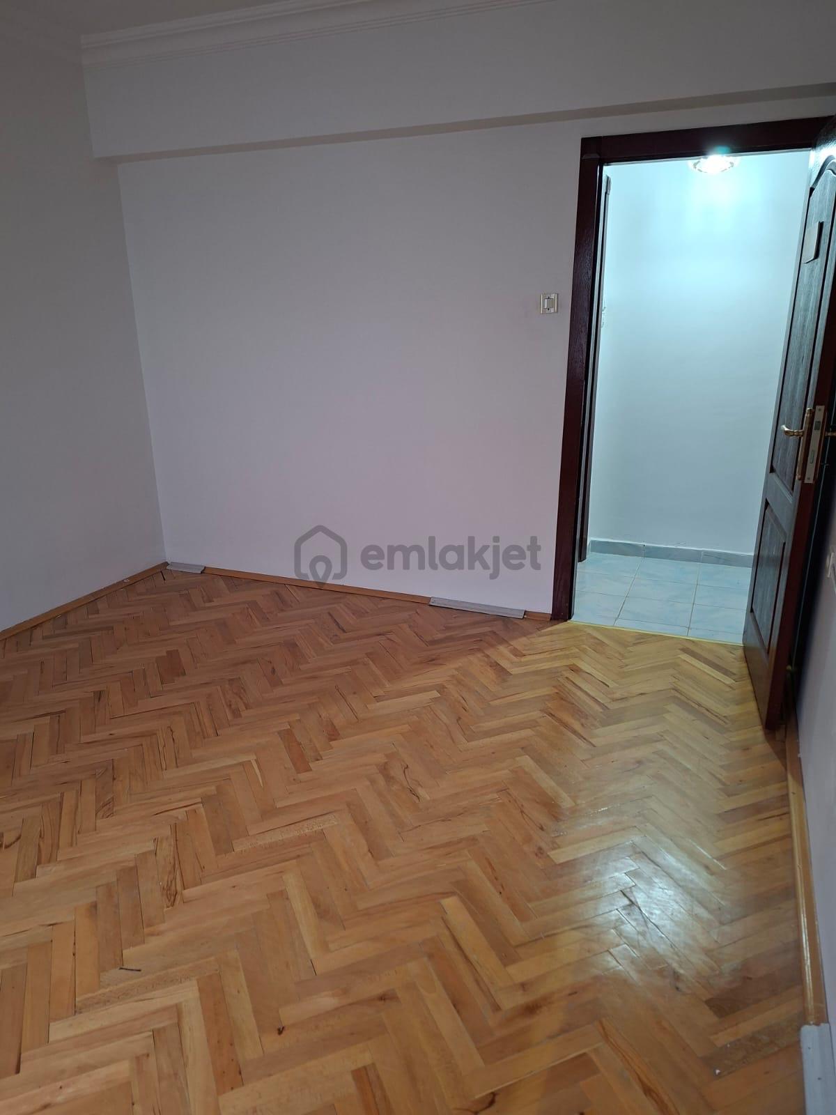 Kolej İncesu Caddesi Üzerinde - 9