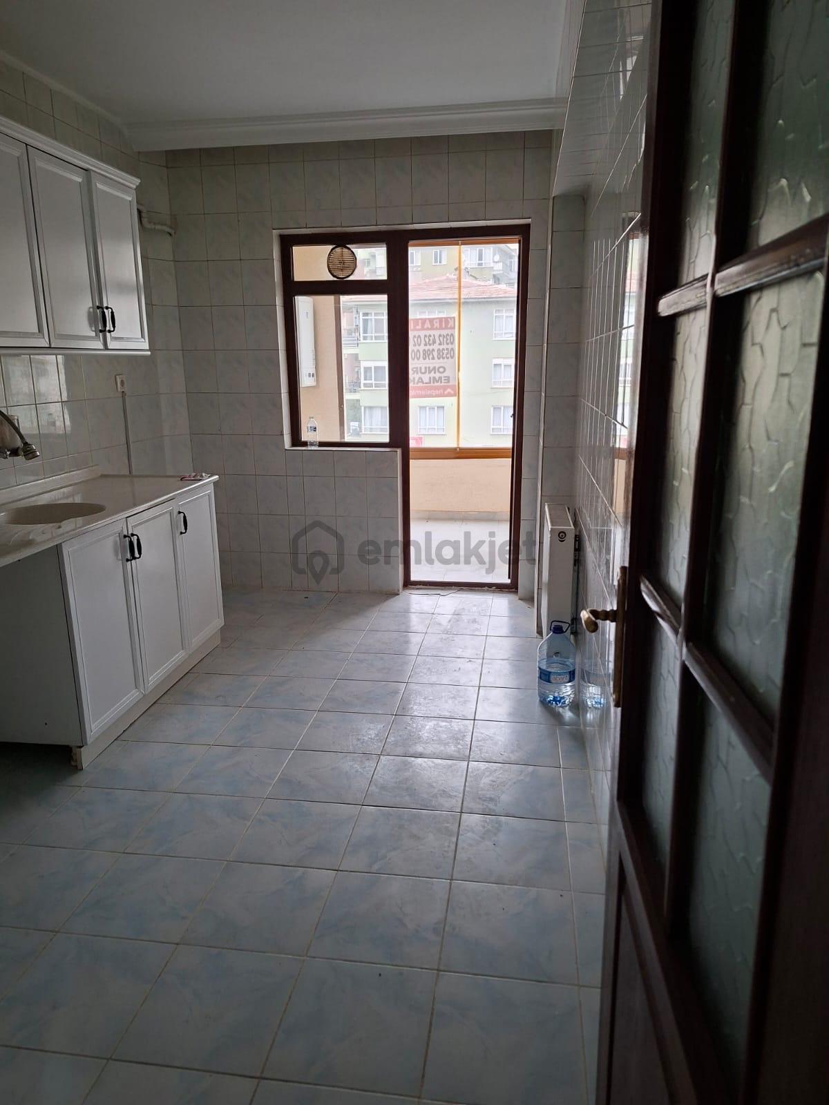 Kolej İncesu Caddesi Üzerinde - 17