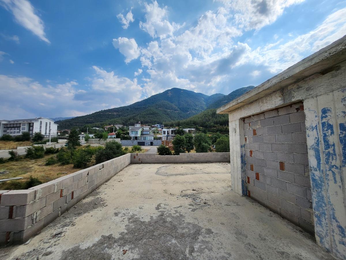 Göveçlik Mah. Satılık Natamam 5+2 Villa - 19