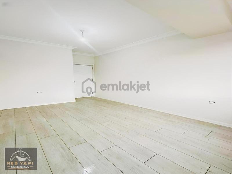 Metrobüse 5 Dk Sıfır İskanlı Arakat Daire!! - 24