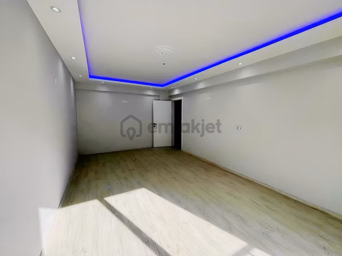 Hükümet Caddesi Üzerinde Ebeveyn Banyolu Açık Mutfak 3+1 Daire. - 8