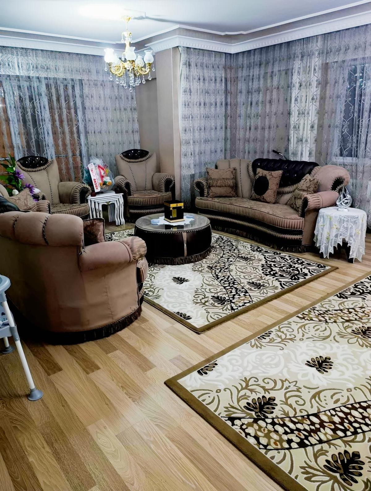 Tatvan Yeni Mahallede Satılık Fırsat Daire