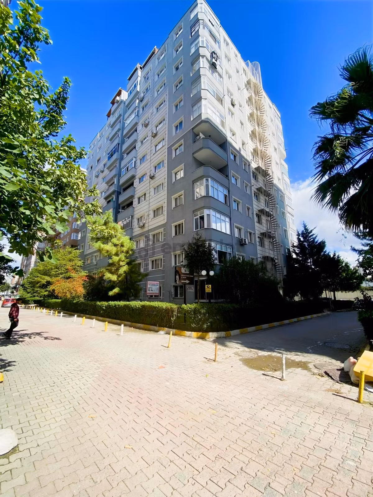 Güngören Cömert Kent Sitesin De 10 Kat 3+1 Satılık Daire - 2