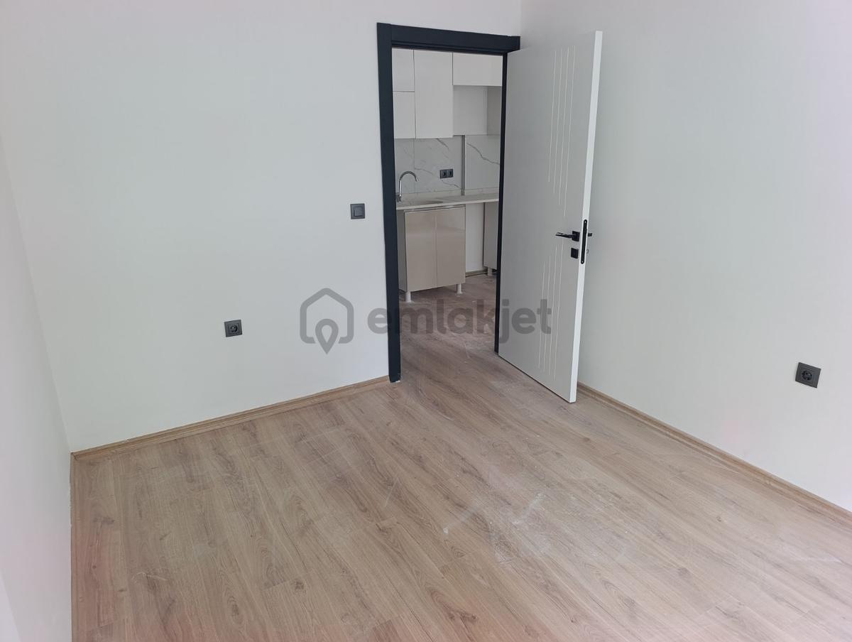 Ankara Kolej De Kiralık Sıfır 1+1 Daire. - 9
